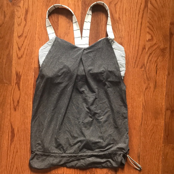 Lululemon workout top - Picture 1 of 3